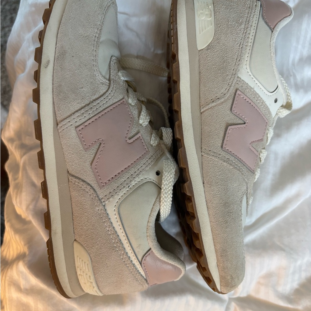 New Balance Kids Beige & Pink Suede Runner Sneakers